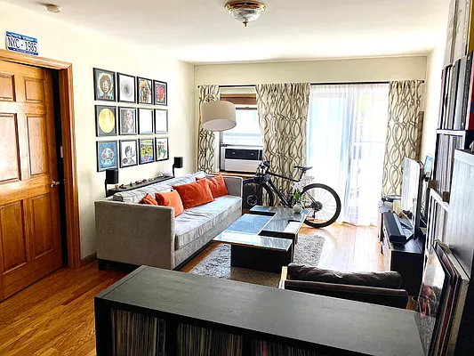 Rented by Street Realty Brokerage LLC | media 3