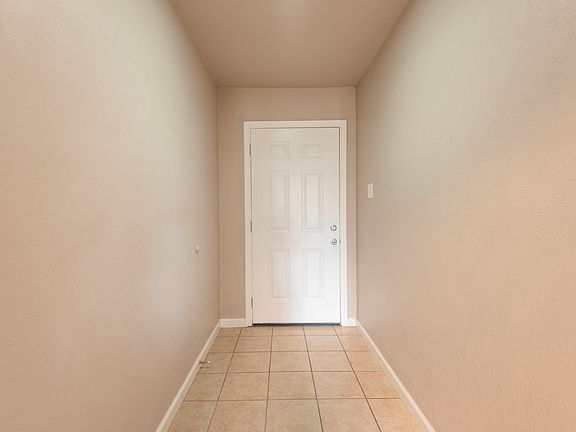 5th image of 711 Meadow Mead Dr