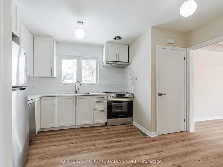 177 Myrtle St #UPPER — Photo 11