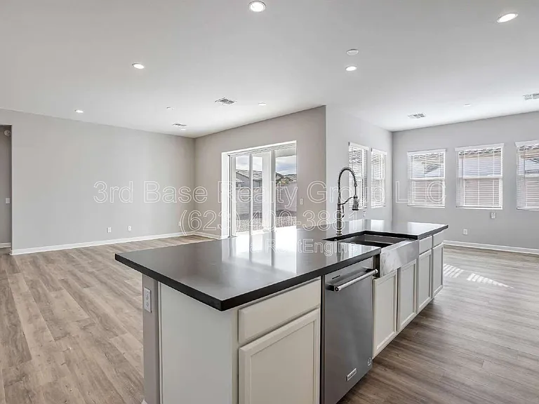 4354 N 198th Dr — Photo 11