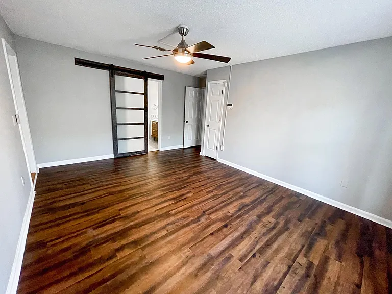 308 Hollyfax Cir — Photo 8