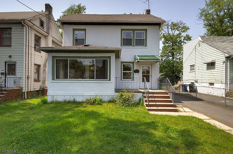 1st image of 809-11 E 7TH ST