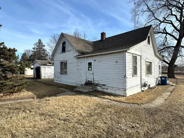 216 4th St SE, Wadena, MN 56482