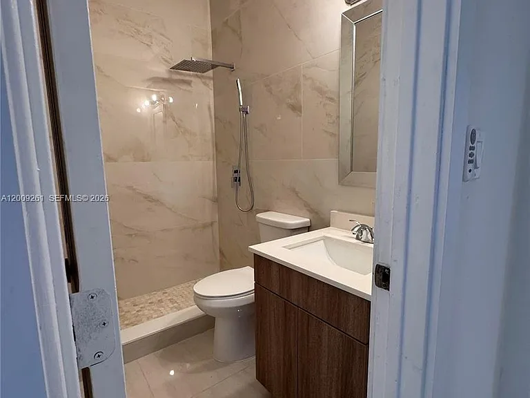 606 SW 58th Ct #1 — Photo 6