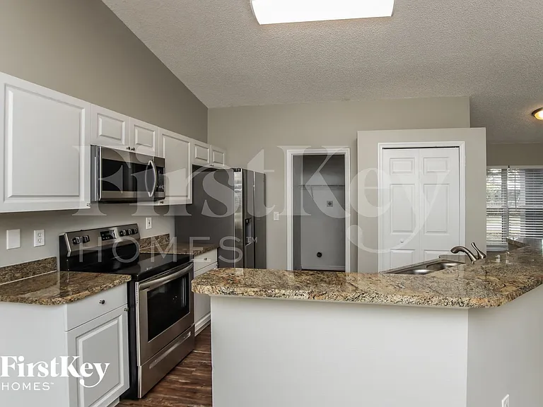 2750 Felix Rd SE — Photo 6