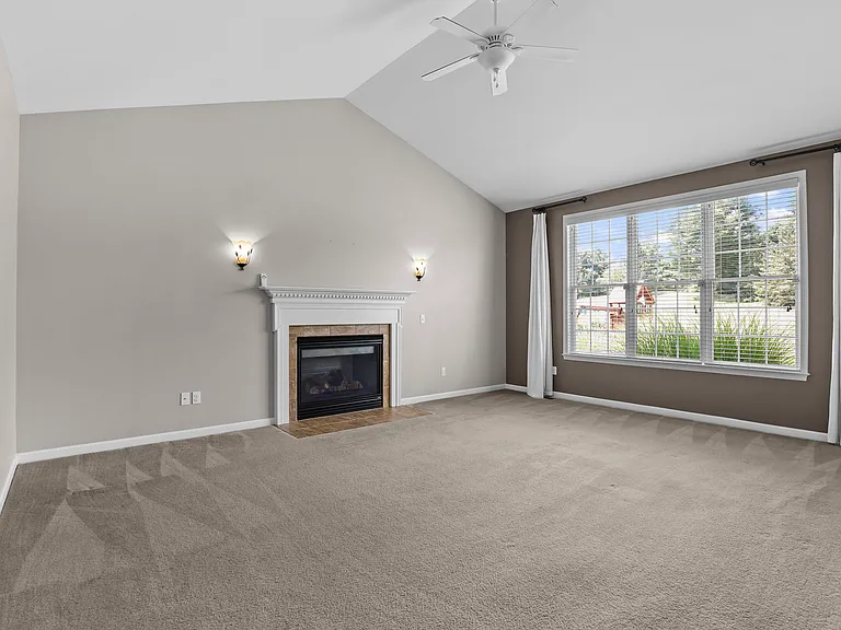 24303 Saybrook Ct — Photo 16