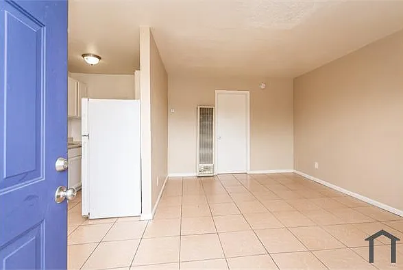 2570 Traction Ave #4
