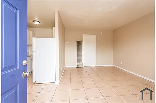 2562 Traction Ave Photo 1
