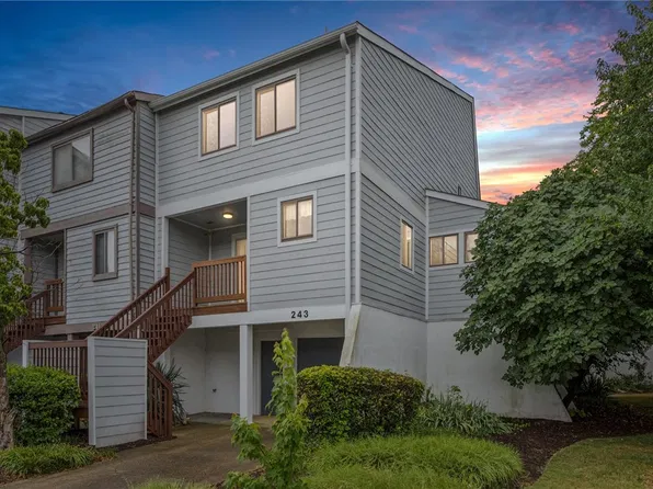 243 Mill Point Dr, Hampton, VA 23669