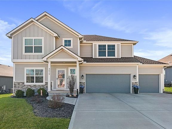 3rd image of 4619 NE 85th Ter