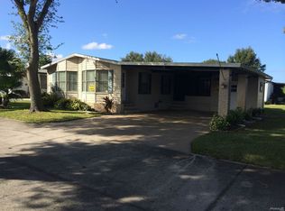 471 Country Oaks Dr, Plant City, FL 33565