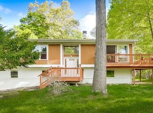 6 Beaver Hollow Ln, Airmont, NY 10952