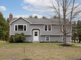 5 Rollins Farm Dr, Stratham, NH 03885