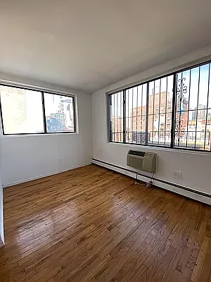 Rented by EXR | media 19