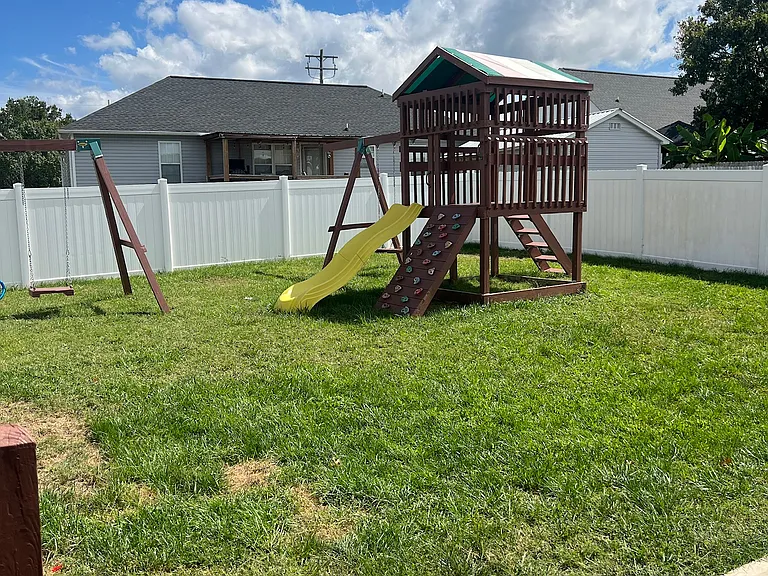 122 Erica Dr — Photo 21