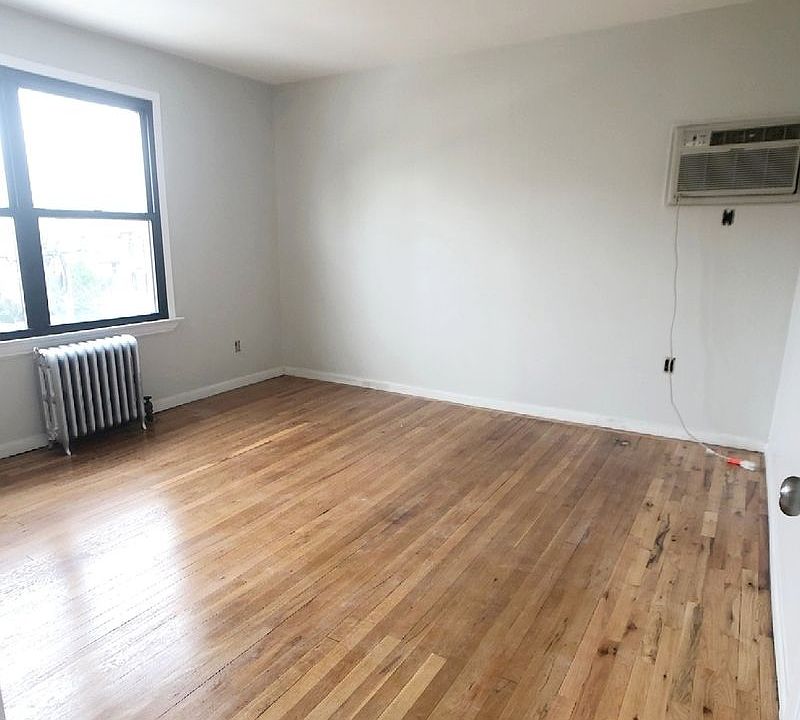 1st image of 10-24 150th St #1