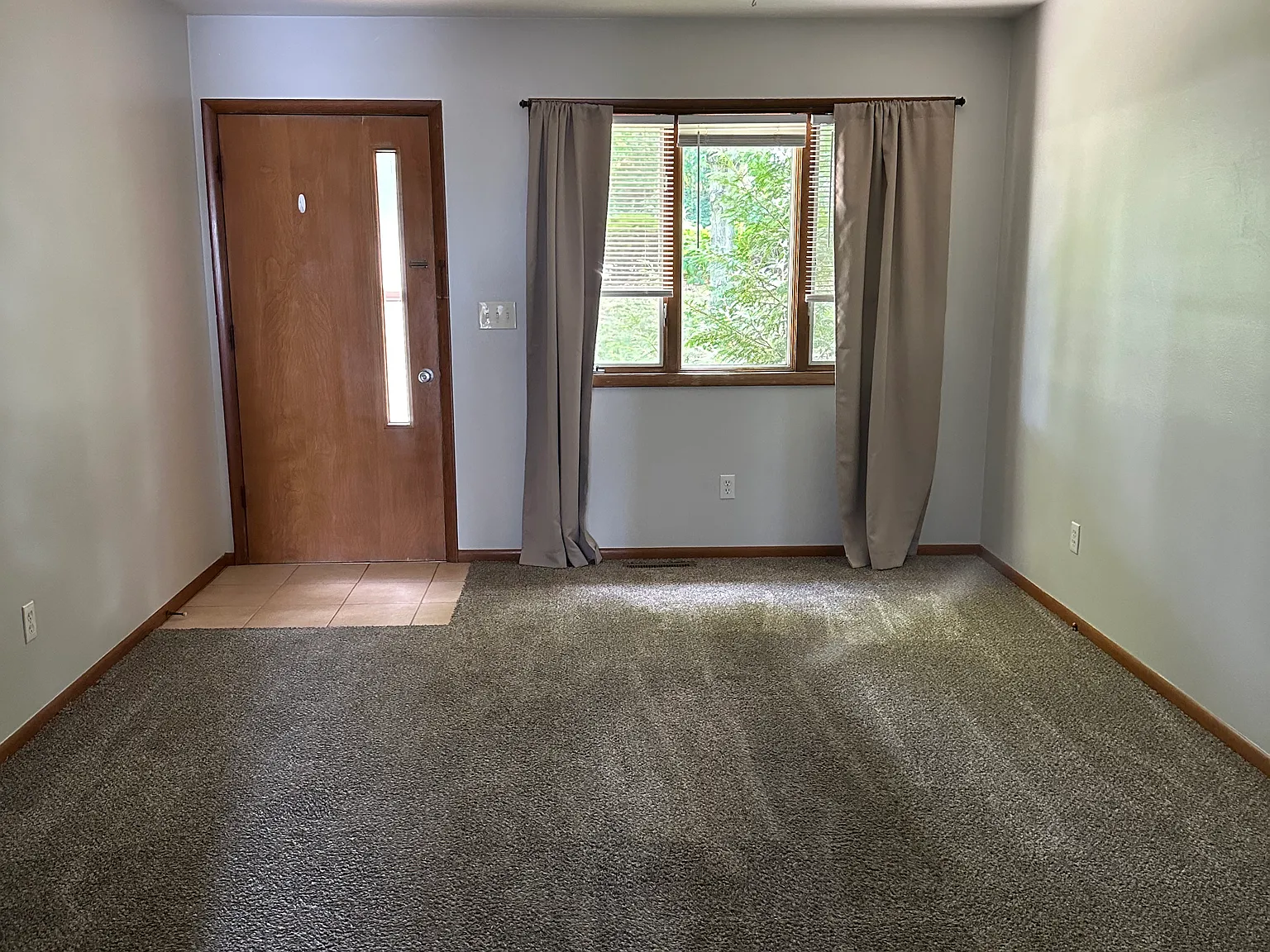 2 bed, 1.5 bath, 1200 sqft, $1,350 — Photo 4