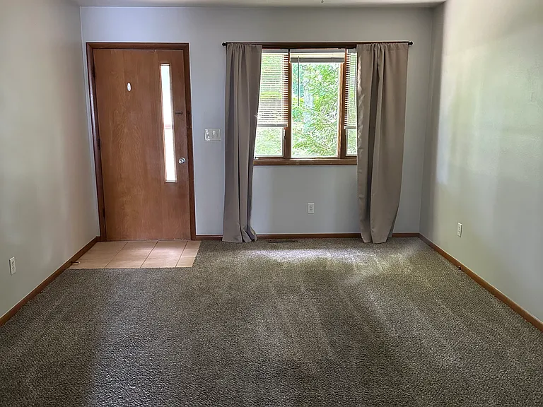 3924 Sterrettania Rd — Photo 4