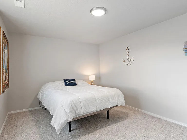 1077 N Bowknot Lake Ave — Photo 14