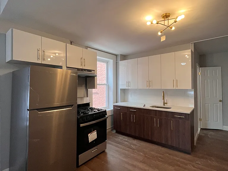 934 Pavonia Ave #4 — Photo 1
