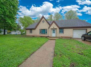 716 W Perry St, Belvidere, IL 61008