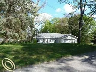 2440 Shawood Dr photo 1