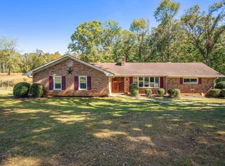 1064 Lakeview Dr, Laurens, SC 29360