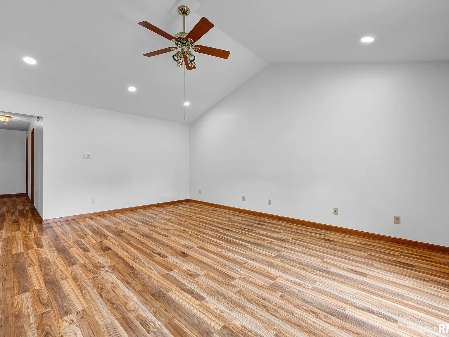 4 bed, 3.0 bath, 2082 sqft, $2,750 — Photo 4
