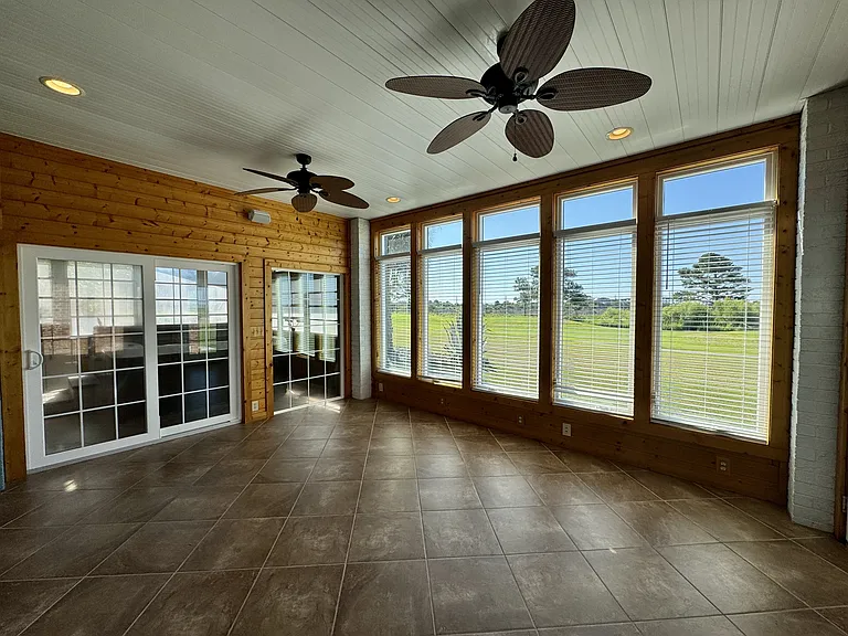 118 Captains Ln — Photo 10