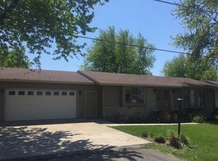 605 W Santee St, Sublette, IL 61367