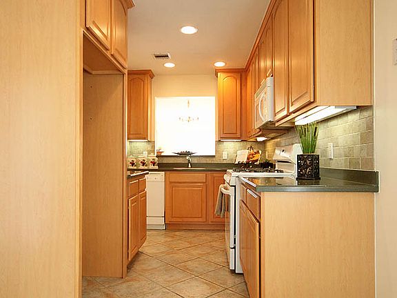 2nd image of 19 Meadow Lakes Dr #2219