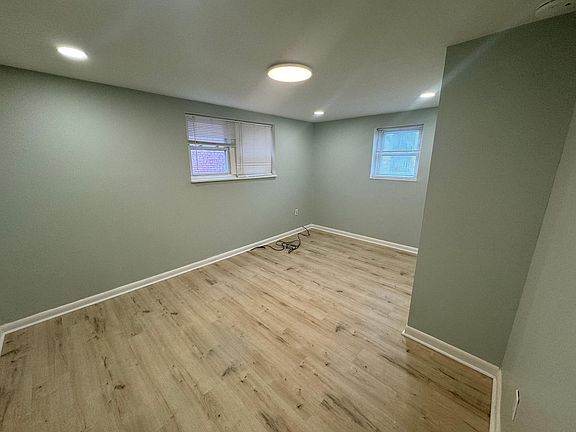5th image of 2201 Coral St Unit 2F