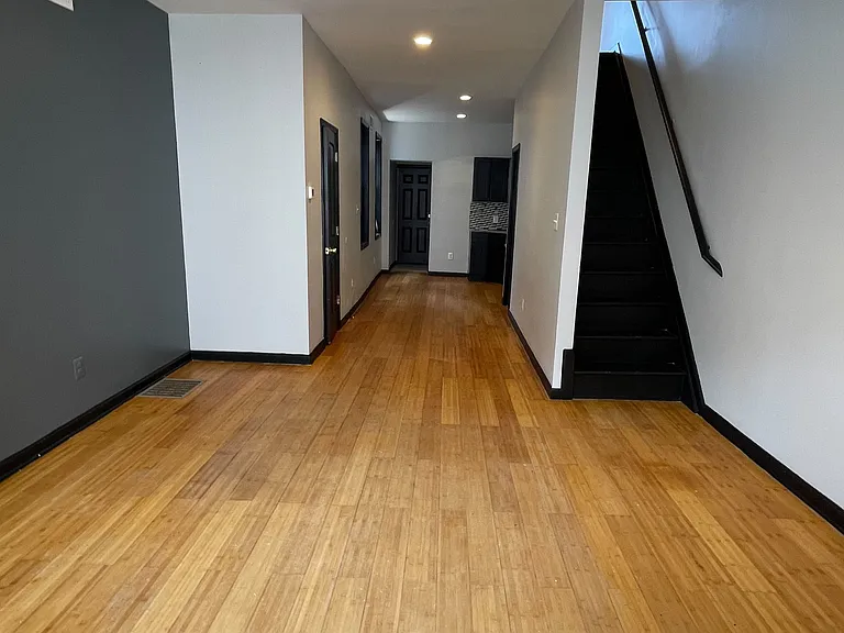 2420 N Garnet St — Photo 3