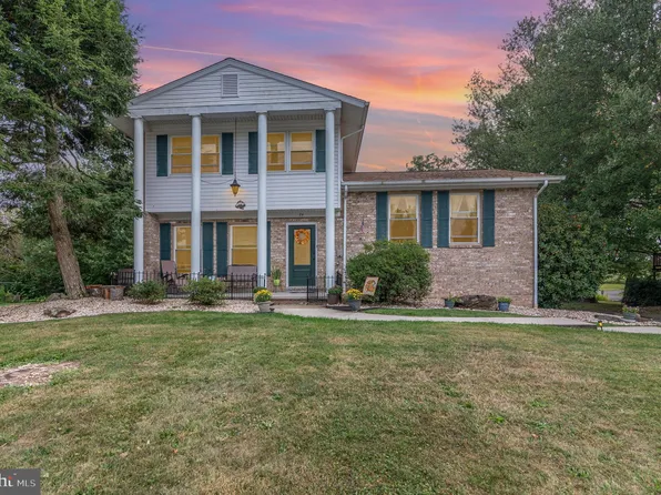 74 Ditzler Ave, Biglerville, PA 17307