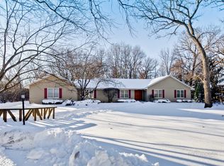 1823 Saddle Hill Rd, Libertyville, IL 60048