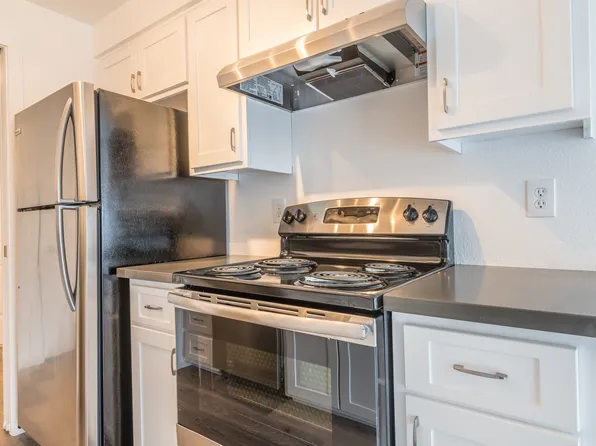 Hallwood Apartments