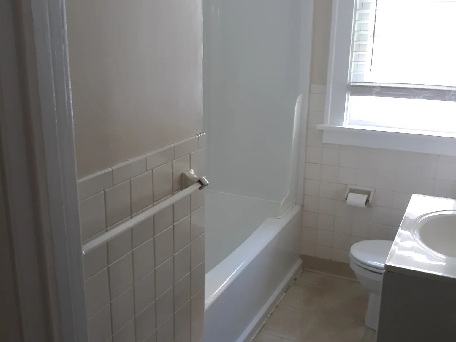 2 bed, 1000 sqft, $1,550 — Photo 3