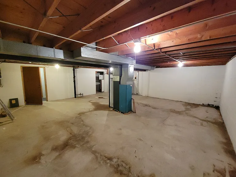 Crescent Drive 2105 — Photo 14