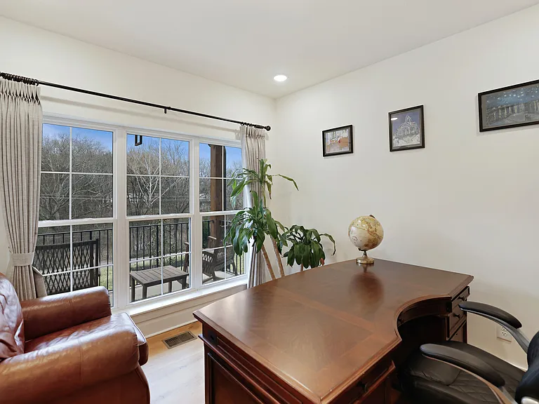 7674 Sawyer Brown Rd — Photo 11