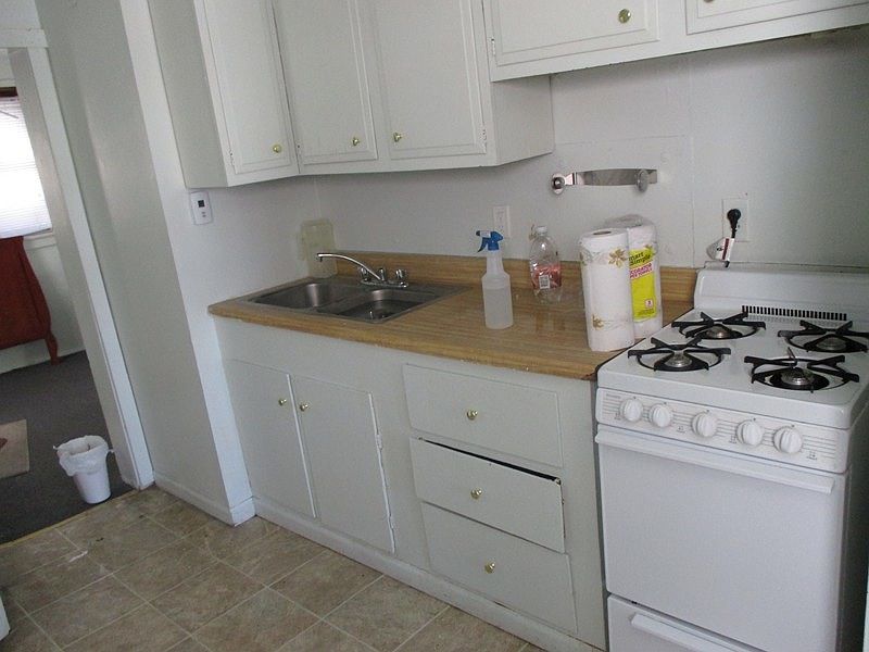 2nd image of 1512 N Pennsylvania Ave