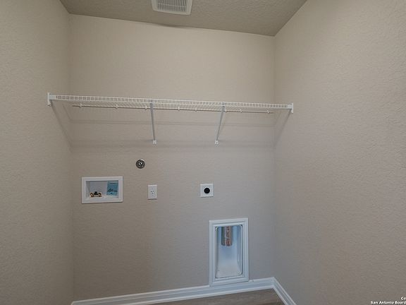 3rd image of 5927 Willow Point Blvd.