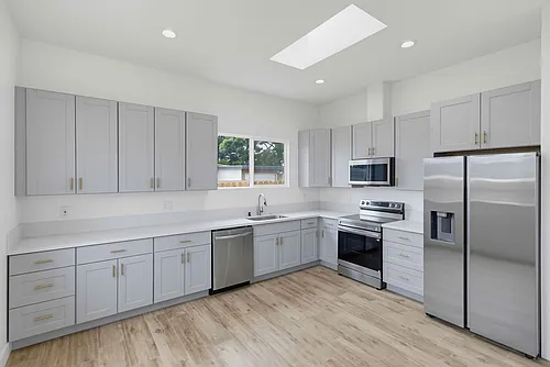 556 F St Photo 1