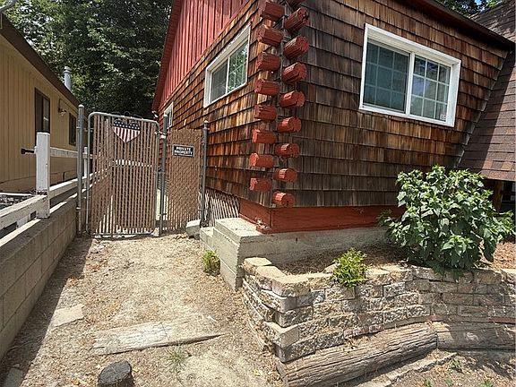 5th image of 326 Glenn Way