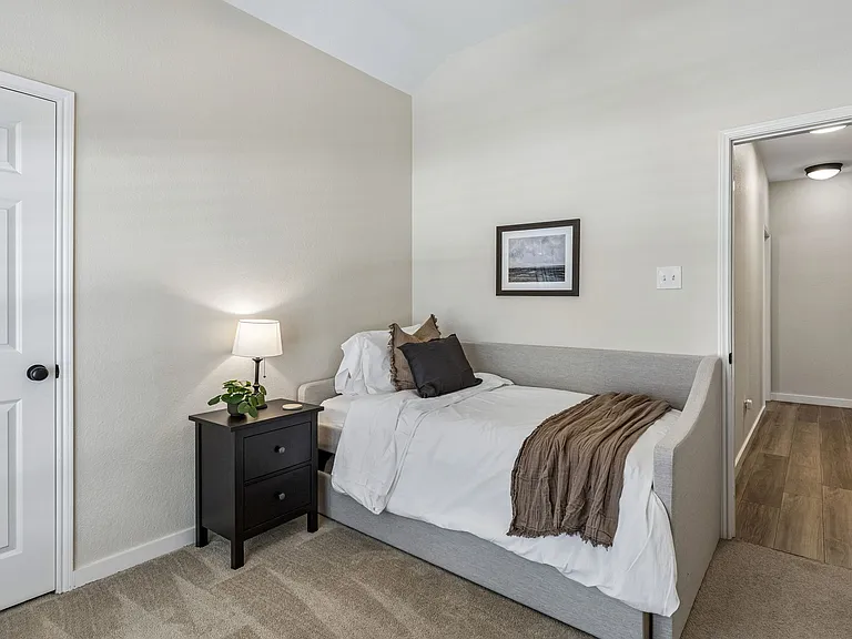 4605 Forest Park Rd — Photo 12