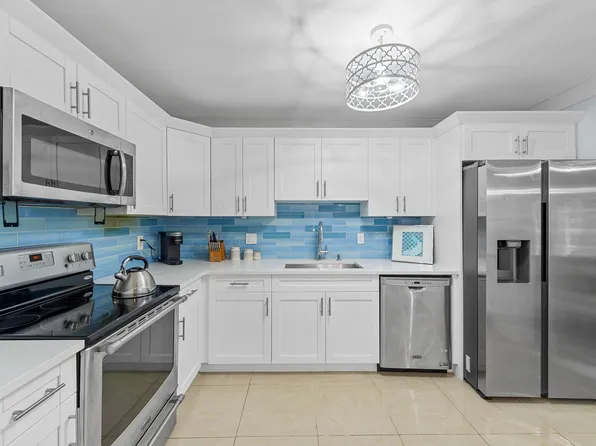 6548 Via Regina, Boca Raton, FL 33433