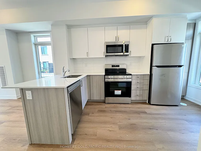 5 Spruce Pines Cres — Photo 6