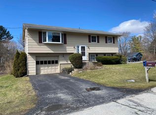 15 Newport Dr, Rutland, VT 05701