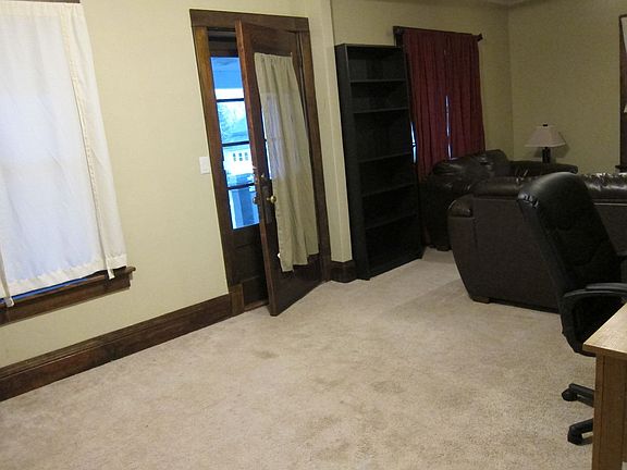 5th image of 208 S 6th Ave