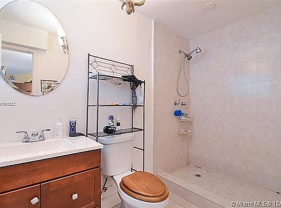 5th image of 17530 NE 6th Ave