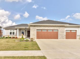 410 Bradford Ave, Savoy, IL 61874